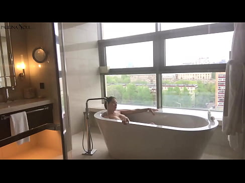 ❤️ Sayang yang luar biasa dengan penuh semangat menyentak vaginanya di kamar mandi ❌ Video sialan di id.pornhdvideos.ru